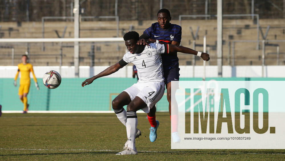 Stuttgart , Soccer U18 international match Germany vs France , from left Joshua Quarshie GER David Mokwa Mtusu FRA ,