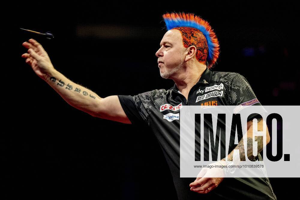 ROTTERDAM Peter Wright Scotland in action in his match against James Wade England during Round 7 of the Premier League Of Darts in Ahoy The Premier League of Darts is a darts competition in which top players compete against each other and is played in different cities ANP ROBIN UTRECHT Premier League Darts Round 7 2022 ANPxSportx IVx 446047411 originalFilename: 446047411