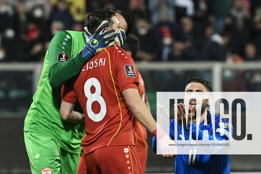 KW12 Photo LaPresse - Fabio Ferrari March, 24 2022 Palermo, Italy soccer Italy vs Macedonia del Nord - Playoff Qatar World Cup Qualifiers - Renzo Barbera stadium of Palermo In the pic:Domenico Berardi (Italy)Stole Dimitrievski (Macedonia del Nord)Ezgjan Alioski(Macedonia del Nord)