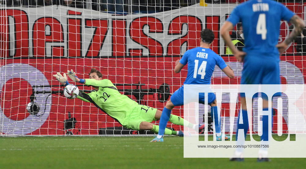 Goalkeeper Kevin Trapp parries the penalty of Yonatan Cohen Israel 26 03 2022, Football 2022, GER, international match, Germany Israel Photo Maik Hölter TEAM2sportphoto Sinsheim PreZero Arena Germany Team2