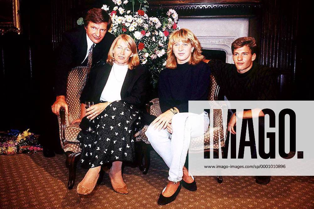 Steffi Graf (Deutschland) mit Mutter Heidi, Vater Peter und Bruder Michael Tennis Damen WTA-Tour 1987, Vdia Gruppe