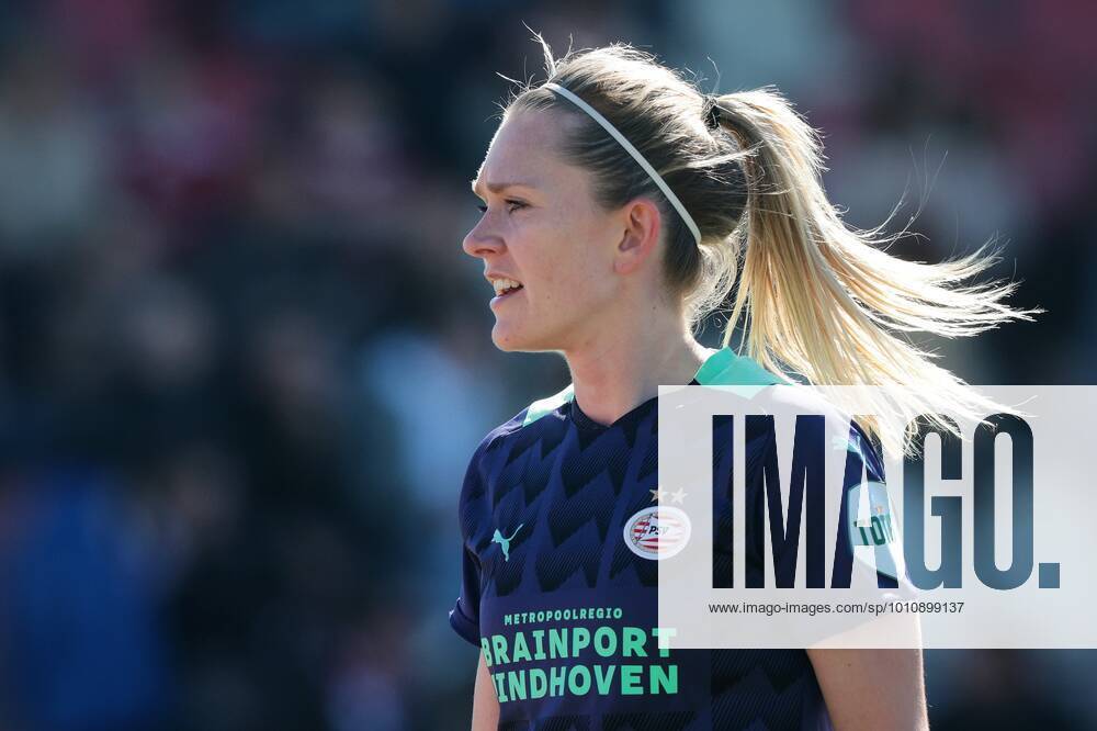 AMSTERDAM Amelie Thestrup of PSV women during the Dutch Eredivisie women s match between Ajax and PSV at Sportcomplex De Toekomst on March 27, 2022 in Amsterdam, Netherlands ANP JEROEN PUTMANS Pure Energie Eredivisie Women 2021 2022 ANPxSportx IVx 446161635 originalFilename: 446161635