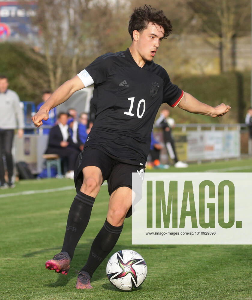 Stuttgart , Soccer U18 international Germany vs Netherlands , Mika Baur Germany
