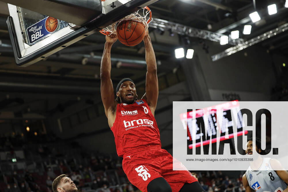 Left Akil Mitchell Brose Bamberg, 08 amberg HAKRO Merlins Crailsheim easyCredit BBL Basketball Bundesliga season 2021 22 matchday 17, 29 03 2022 Bamberg, Brose Arena photo Daniel Löb Loeb