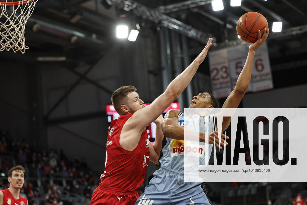 Right 01 Jaren Lewis HAKRO Merlins Crailsheim left Martinas Geben Brose Bamberg, 22 amberg HAKRO Merlins Crailsheim easyCredit BBL Basketball Bundesliga Saison 2021 22 Spieltag 17, 29 03 2022 Bamberg, Brose Arena Foto Daniel Löb Loeb