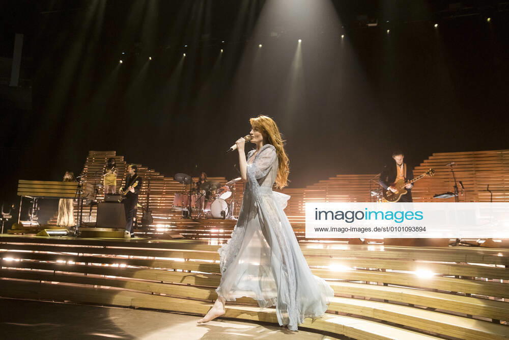 19 Florence and The Machine, singer and songwriter Florence Welch on High As Hope Tour live at the Mercedes Benz Arena in Berlin on 14 03 19, Indie, Folk, Rock, Pop, Soul, Indie Rock, Indiepop, Indiefolk, Neosoul, Artrock, Music Berlin Germany, Germany