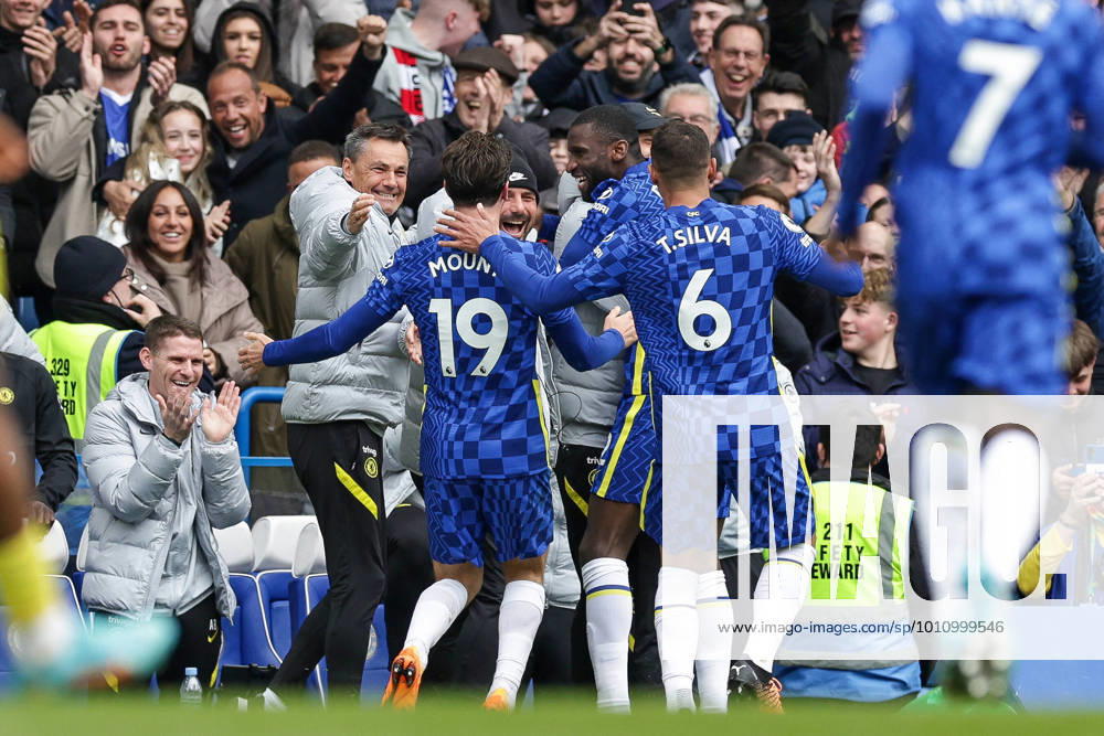 Chelsea v Brentford Premier League 02 04 2022. Goal 1-0 Antonio Rudiger (2) of Chelsea scores a goal and celebrates during the Premier League match between Chelsea and Brentford at Stamford Bridge, London, England on 2 April 2022. Editorial use only DataCo restrictions apply See www.football-dataco.com ,