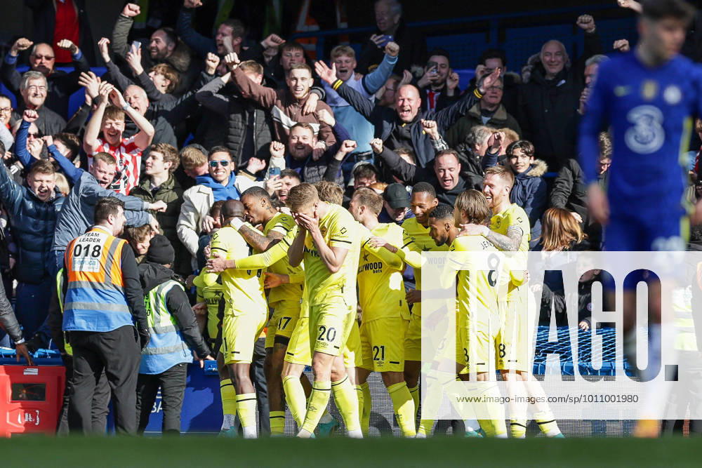 Chelsea v Brentford Premier League 02 04 2022. Goal 1-4 Yoane Wissa (11) of Brentford scores a goal and celebrates during the Premier League match between Chelsea and Brentford at Stamford Bridge, London, England on 2 April 2022. Editorial use only DataCo restrictions apply See www.football-dataco.com ,