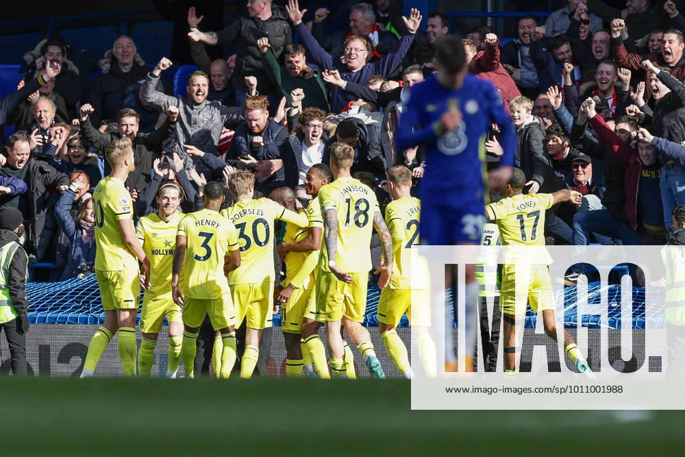 Chelsea v Brentford Premier League 02 04 2022. Goal 1-4 Yoane Wissa (11) of Brentford scores a goal and celebrates during the Premier League match between Chelsea and Brentford at Stamford Bridge, London, England on 2 April 2022. Editorial use only DataCo restrictions apply See www.football-dataco.com ,
