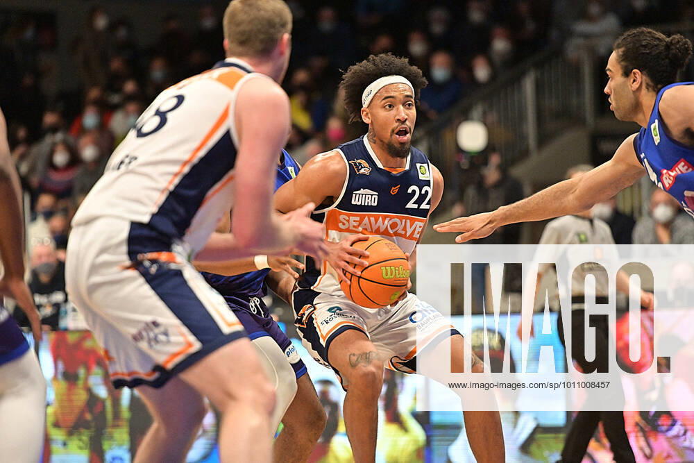 22 Nijal Eman Pearson of the Rostock Seawolves in the 2 Bundesliga Pro A attacks the basket Phoenix Hagen vs Rostock Seawolves, 2 Bundesliga Pro A, 2022 season, 33 spieltag Saturday 02 04 2022 Hagen