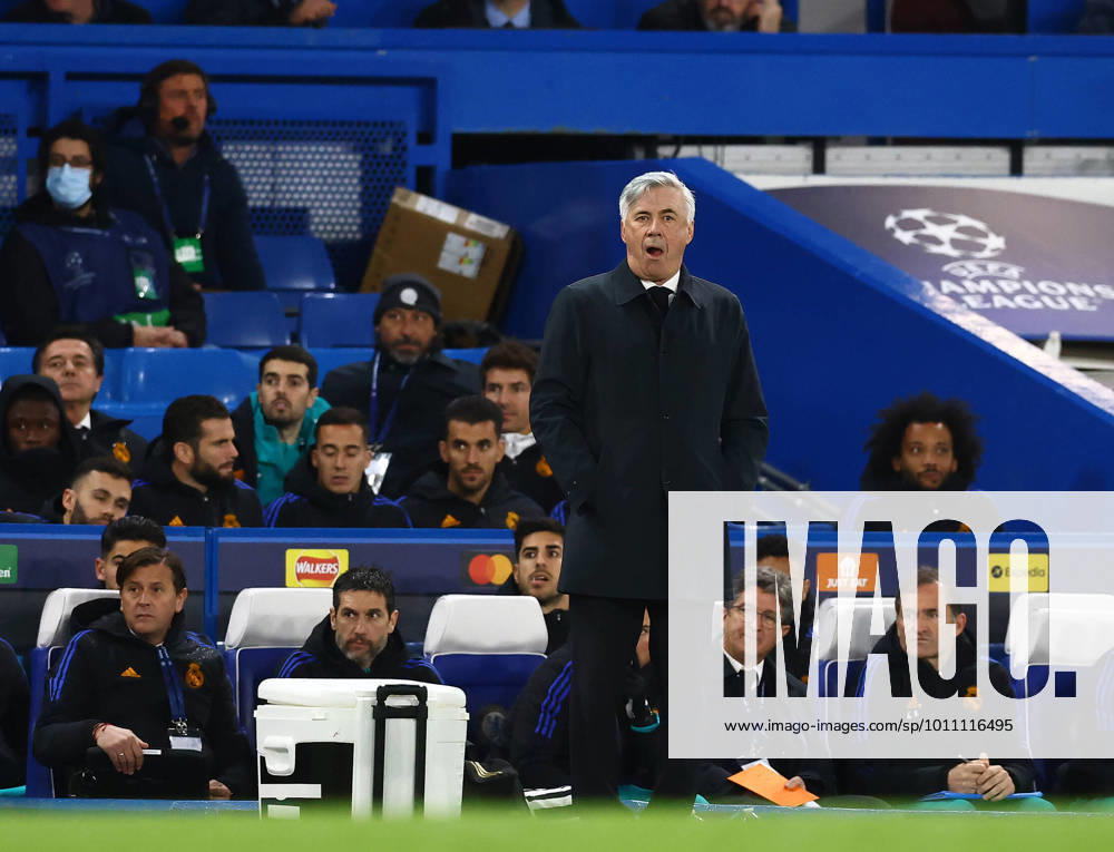 London, England, 6th April 2022. Carlo Ancelotti manager of Real Madrid during the UEFA Champions League match at Stamford Bridge, London. Picture credit should read: David Klein Sportimage . SPI-1624-0090