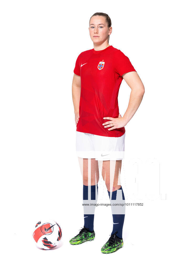Elisabeth Terland of the Norwegian women nationals national football team poses for a portrait on April 4, 2022 in Oslo Photo Vegard Grott BILDBYRAN kod VG VG0262 bbeng fotball fotboll football norge norway a kvinnor portrett porträtt portraits dam,