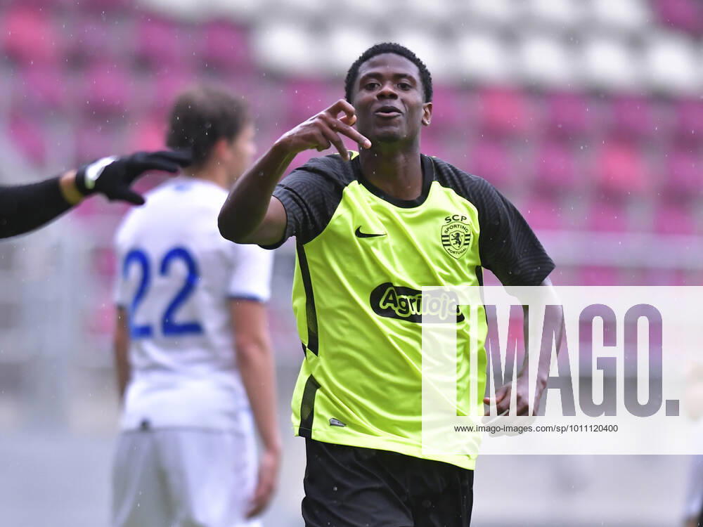 Diogo Cabral is enjoying after a goal scored in the football match between Dinamo Kyiv U19 and Sporting Club Portugal U19, within the UEFA Youth League, played at the Rapid Giulesti Stadium in Bucharest, on Thursday, April 7, 2022 Bucharest