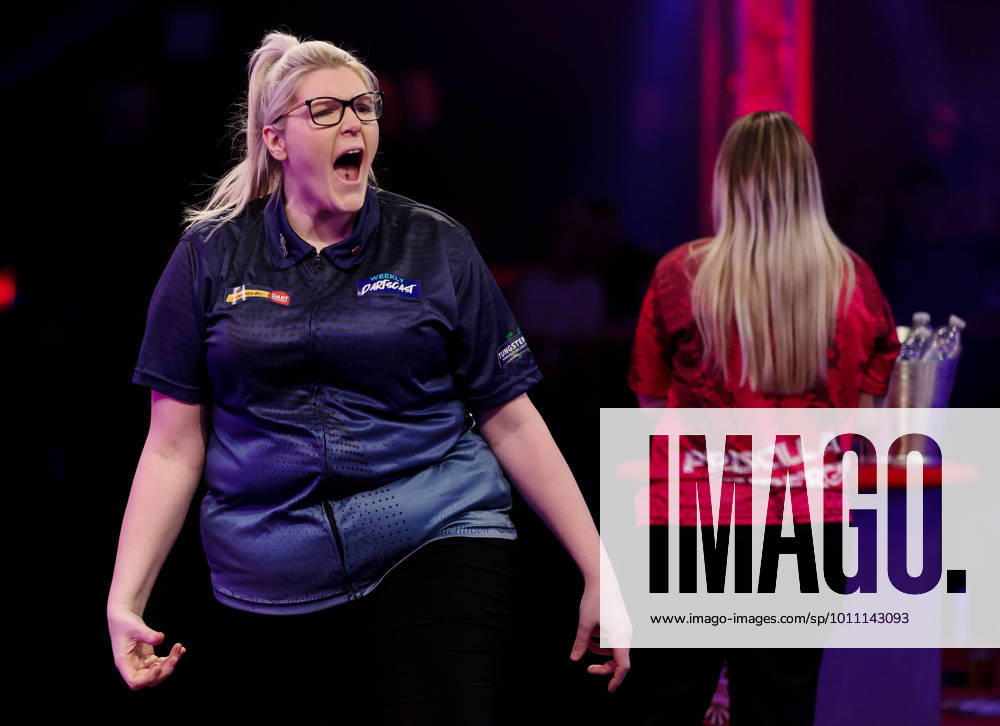 KW14 Darts 2022 WDF Championship Kirsty Hutchinson during the 2022 World Darts Federation Championship at Lakeside, Frimley Green, United Kingdom on 8 April 2022. Frimley Green Lakeside Surrey United Kingdom Editorial use only ,