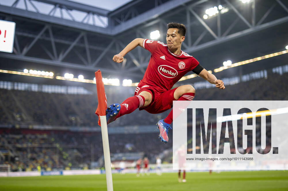 Goal celebration Shinta Appelkamp F95 jumps against corner flag Fortuna Düsseldorf Hansa Rostock 08 04 2022, football season 2021 22 photo Moritz Müller