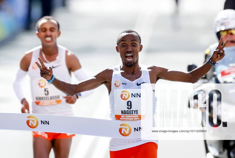 ROTTERDAM Abdi Nageeye is the first to cross the finish line during the 41st edition of the NN Marathon Rotterdam on April 10, 2022 in Rotterdam, the Netherlands KOEN VAN WEEL NN Rotterdam Marathon 2022 ANPxSportx IVx 446892991 originalFilename: 446892991