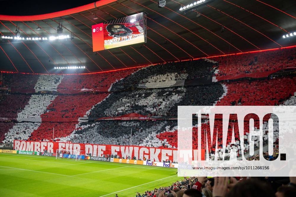 Poster Bomber for eternity , GER, FC Bayern Muenchen vs FC Villarreal, football, Champions League, quarterfinals, second leg, season 2021 2022, 12 04 2022, GER, FC Bayern Muenchen vs FC Villarreal, football, Champions League, quarterfinals, second leg, season 2021 2022, 12 04 2022 Muenchen