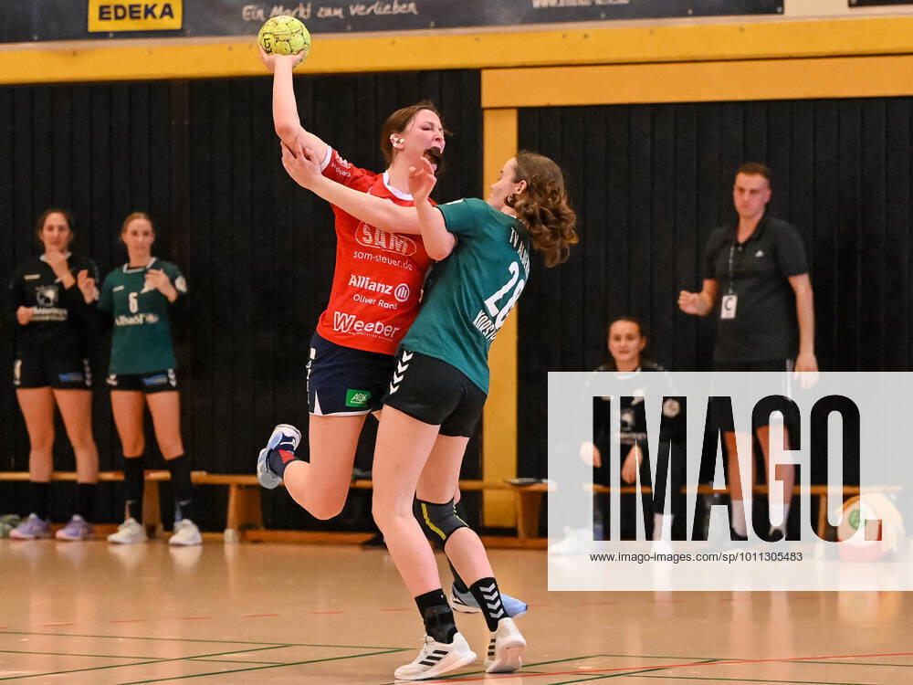 Sulamith Klein SG H2Ku Herrenberg, 06 is stopped by Pam Korsten TV Aldekerk, 28 TV Aldekerk vs SG H2Ku Herrenberg, Handball, 2 Handball Frauen Bundesliga, 18 Spieltag, Saison 2021 2022, 14 04 2022 TV Aldekerk vs SG H2Ku Herrenberg, Handball, 2 Handball Frauen Bundesliga, 18 Spieltag, Saison 2021 2022, 14 04 2022 Kerken