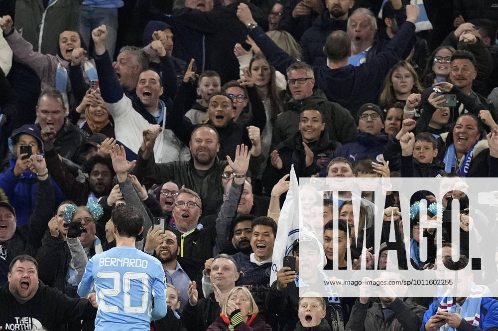 Manchester, England, 26th April 2022. Bernardo Silva of Manchester City celebrates scoring their third goal during the UEFA Champions League match at the Etihad Stadium, Manchester. Picture credit should read: Andrew Yates Sportimage . SPI-1662-0059