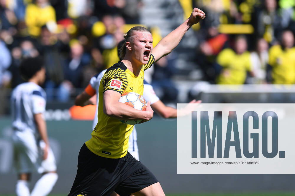 Soccer 1 Bundesliga 32 Matchday Borussia Dortmund VfL Bochum on 30 04 2022 at Signal Iduna Park in Dortmund Goal celebration for 1 2 by Erling Haaland Dortmund DFL regulations prohibit any use of photographs as image sequences and or quasi video xRx