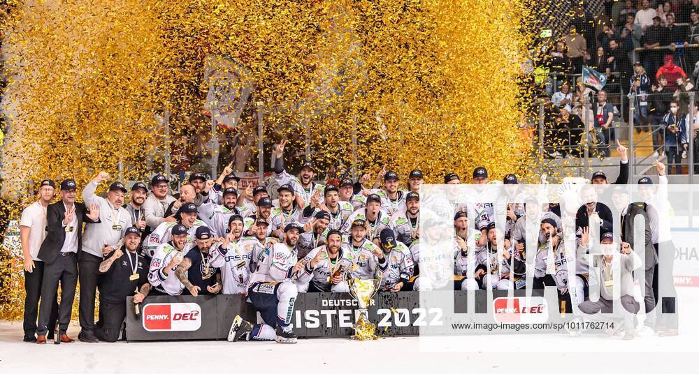 Eisbaeren Berlin German Ice Hockey Champion 2022 EHC Red Bull Muenchen vs Eisbaeren Berlin, Ice Hockey, DEL, Playoffs, Final Game 4, Season 2021 2022, 04 05 2022 EHC Red Bull Muenchen vs Eisbaeren Berlin, Ice Hockey, DEL, Playoffs, Final Game 4, Season 2021 2022, 04 05 2022 Muenchen