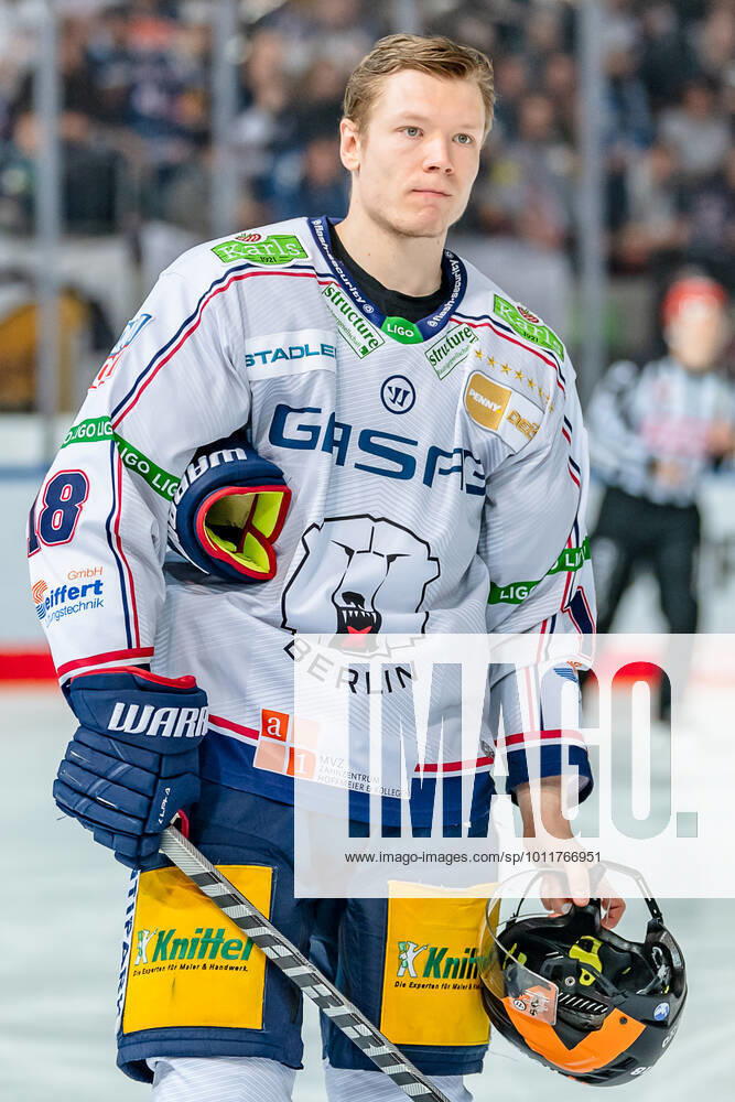 Jonas Mueller Eisbaeren Berlin, 18 at the Starting Six EHC Red Bull Muenchen vs Eisbaeren Berlin, ice hockey, DEL, playoffs, final game 4, season 2021 2022, 04 05 2022 EHC Red Bull Muenchen vs Eisbaeren Berlin, ice hockey, DEL, playoffs, final game 4, season 2021 2022, 04 05 2022 Muenchen