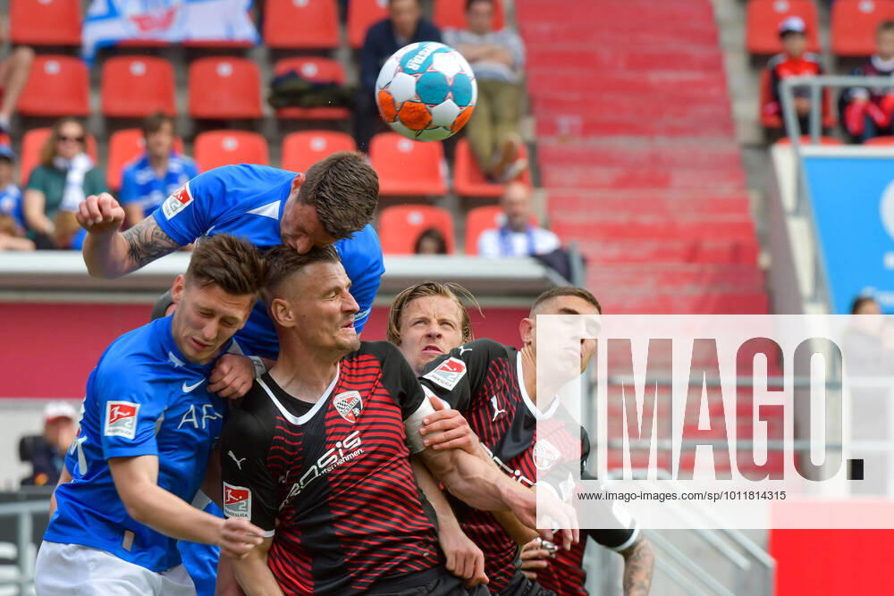 Stefan Kutschke FC Ingolstadt, Nr 30 in the middle of a crowd of players at the match FC Ingolstadt 04 vs Hansa Rostock on 07 05 2022, DFL regulations prohibit any use of photographs as image sequences and or quasi video GER, Fussball, 2 Bundesliga, Spieltag 33, FC Ingolstadt 04 vs Hansa Rostock, 07 05 2022, Audi Sportpark Ingolstadt