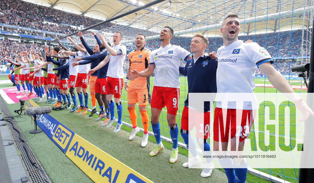 2 Liga Saison 2021 2022 33 Spieltag 07 05 2022 Hamburger SV Hannover 96 im Volksparkstadion Schlussjubel HSV DFL REGULATIONS PROHIBIT ANY USE OF PHOTOGRAPHS AS IMAGE SEQUENCES AND OR QUASI VIDEO