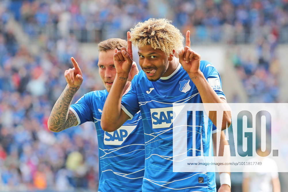 football 1 Bundesliga, TSG 1899 Hoffenheim Bayer 04 Leverkusen, v l Goal scored, goal to 1 0 Georginio Rutter TSG 1899 Hoffenheim goal celebration, celebrate the goal, celebrates scoring Sinsheim