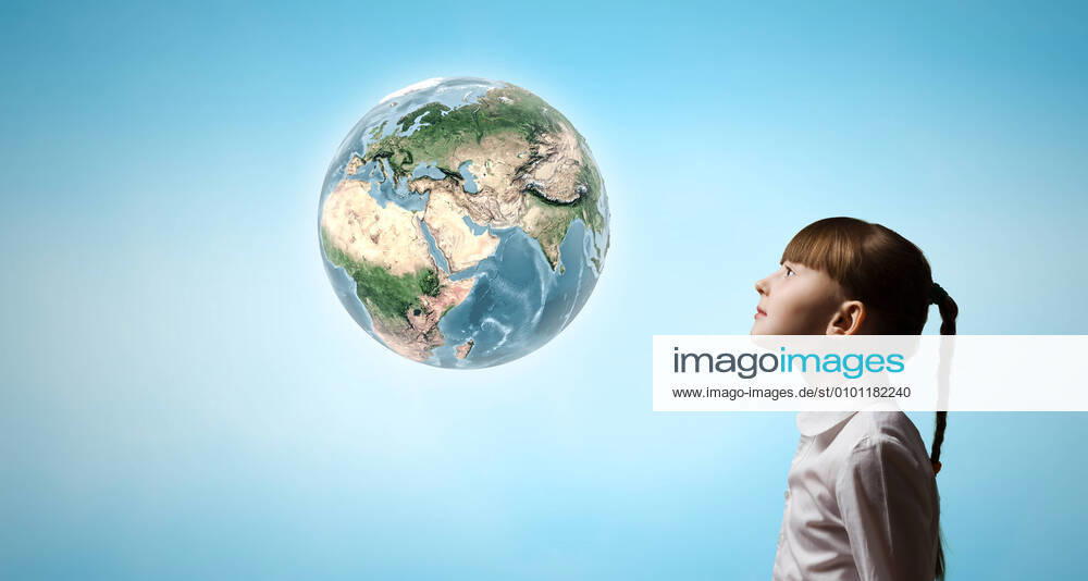 Girl,future,geography,globe vd0-lsn,model released, Symbolfoto