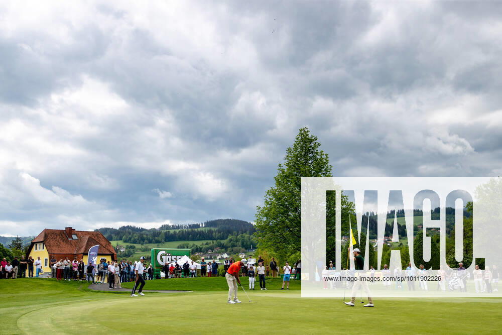 GOLF - Goesser Open 2022 MARIA LANKOWITZ,AUSTRIA,14.MAY.22 - GOLF - Alps Tour, Goesser Open, GC Erzherzog Johann. Image shows Clark Dennis (USA), Markus Brier (AUT) and Lukas Lipold (AUT). Keywords: general view. GEPAxpictures Klansek