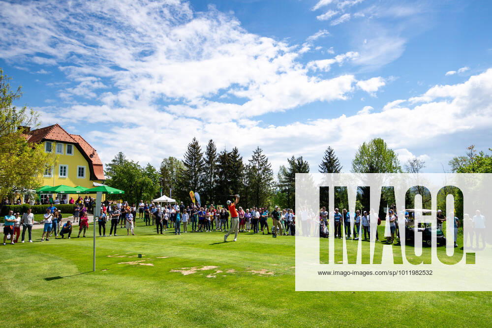GOLF - Goesser Open 2022 MARIA LANKOWITZ,AUSTRIA,14.MAY.22 - GOLF - Alps Tour, Goesser Open, GC Erzherzog Johann. Image shows Markus Brier (AUT). Keywords: general view, fans. GEPAxpictures Klansek