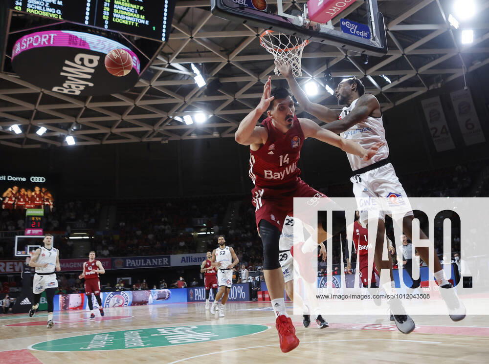 Play Off 2 FC Bayern Basketball vs Chemnitz, Audi Dome Munich, basketball, sports, in picture Nihat Djedovic FCB Basketball stopped by Isiaha Mike Chemnitz
