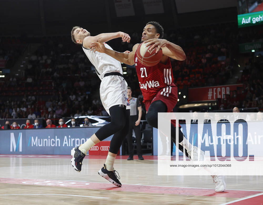 Play Off 2 FC Bayern Basketball vs Chemnitz, Audi Dome Muenchen, basketball, sports, in the picture Jonas Richter Chemnitz vs Augustine Rubit FCB Basketball