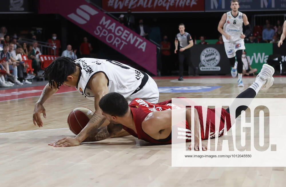 Play Off 2 FC Bayern Basketball vs Chemnitz, Audi Dome Muenchen, basketball, sports, in the picture Nelson Weidemann Chemnitz vs Nick Weiler Babi FCB Basketball