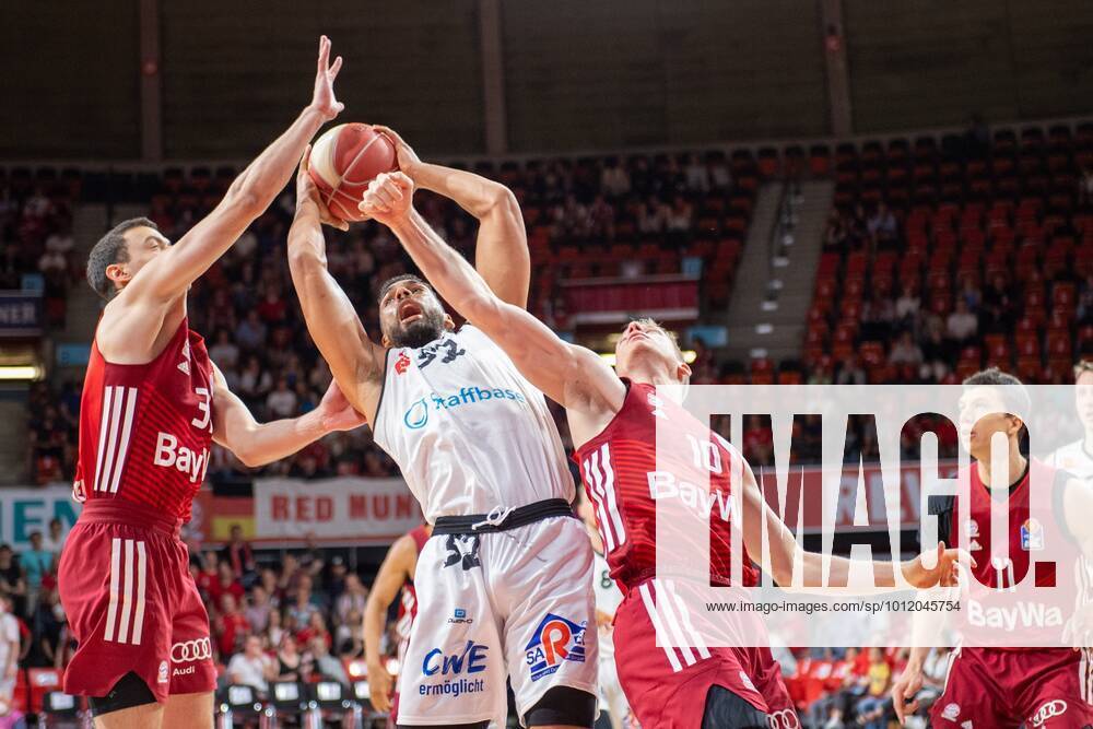 Zan Mark Sisko 31 FC Bayern , Trent Lockett 52 Niners Chemnitz , Ognjen Jaramaz 10 FC Bayern , FC Bayern Basketball vs Niners Chemnitz, easyCredit BBL Playoffs, Quarterfinals, 15 05 2022 Muenchen Bayern Germany