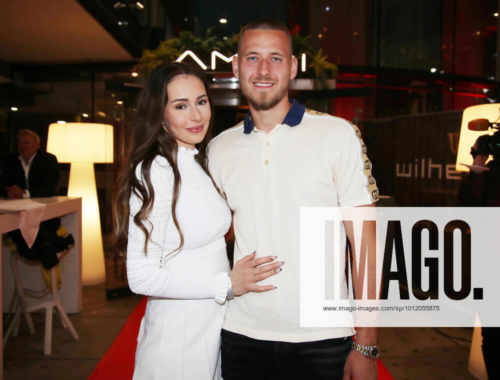 14 05 22 VfB Stuttgart Party Amici Germany, Stuttgart, 14 05 2022, football, Bundesliga, VfB Stuttgart, end of season party at Amici Waldemar Anton with wife Jennifer