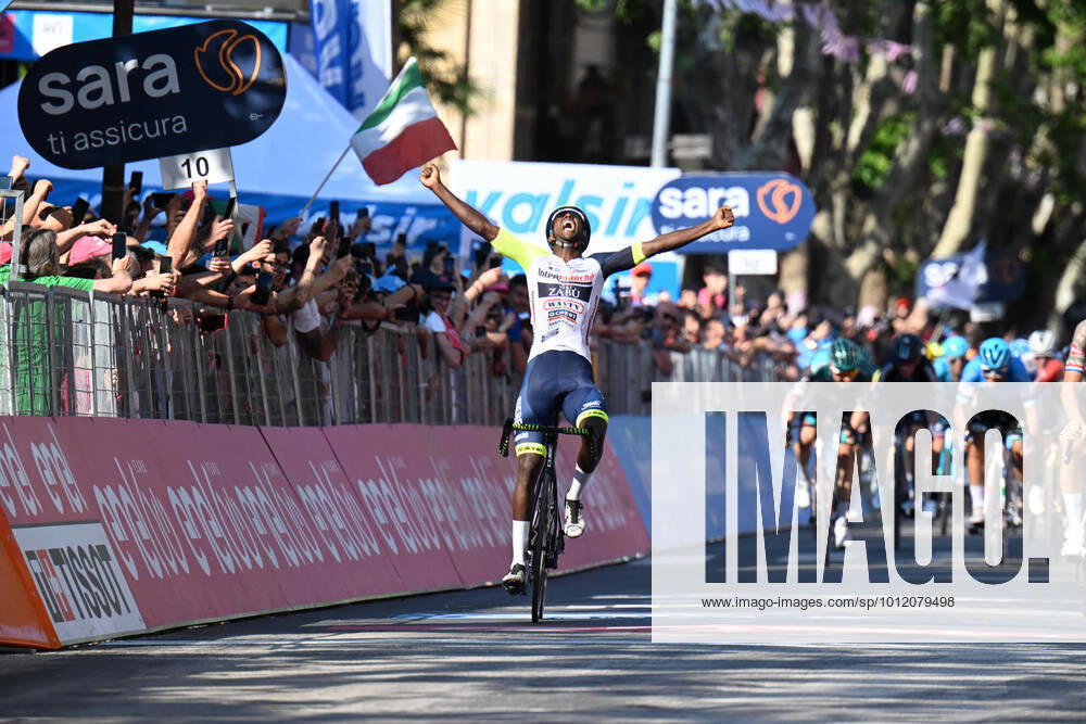 Giro D italia; Tappa 10 Pescara - Jesi; 2022, Intermarche - Wanty Gobert; Gyrmai Hailu, Biniam; Jesi;