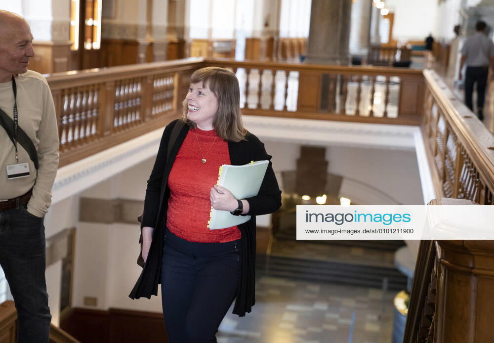 Minister of Culture Joy Mogensen S has been called in open consultation on the offering of a new digital public service radio channel in Christiansborg, Wednesday 27 May 2020 The Minister will answer, among other things, discussions about the tendering process that have taken place internally in the ministry and internally in the government, before and after the offer was settled, Co