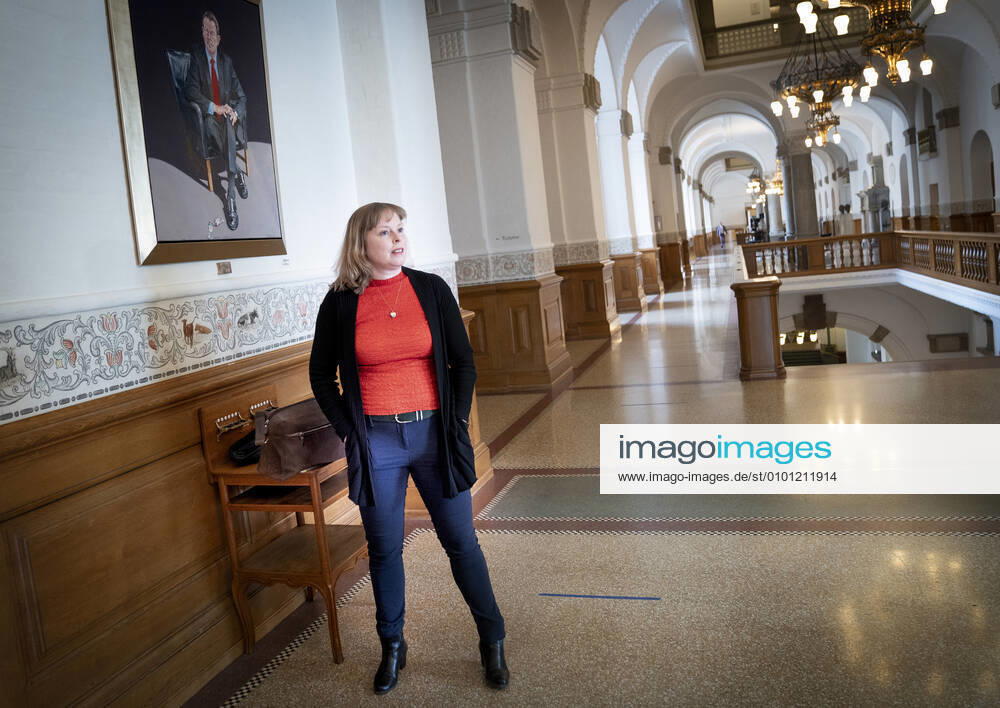 Minister of Culture Joy Mogensen S has been called in open consultation on the offering of a new digital public service radio channel in Christiansborg, Wednesday 27 May 2020 The Minister will answer, among other things, discussions about the tendering process that have taken place internally in the ministry and internally in the government, before and after the offer was settled, Co