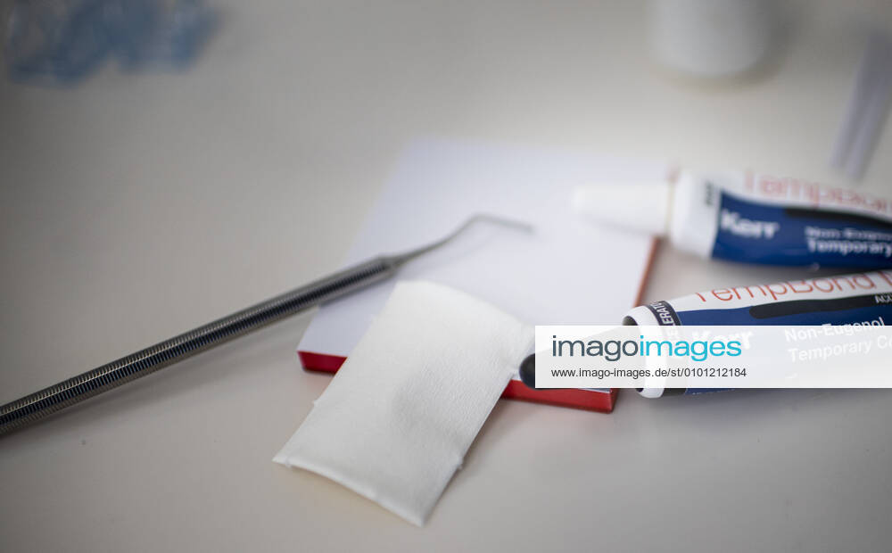 Topic Dentist Adhesives for temporary fixing of crowns, temporaries or temporary fillings Bonn Germany