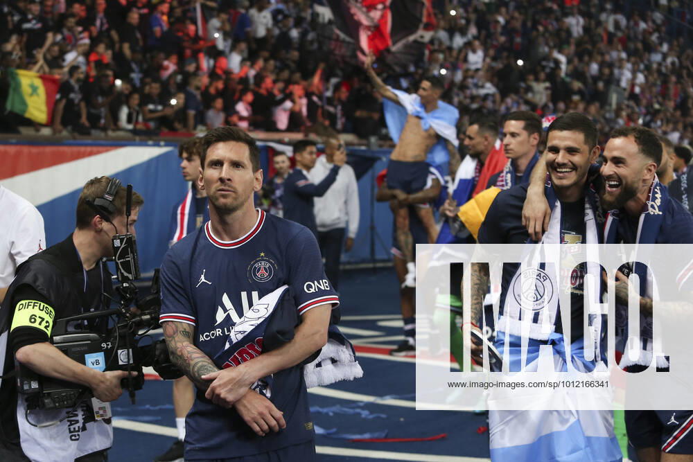 Lionel Messi (PSG) - Mauro Icardi (PSG) FOOTBALL : Paris St Germain Vs FC Metz - Ligue 1 - 21 05 2022 MichaelBaucher Panoramic
