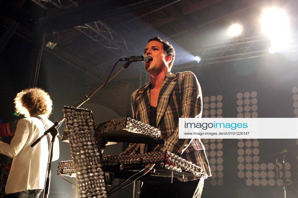 78SohnP Concert The Killers, singer Brandon Flowers, at Berlin Postbahnhof, singer, singer, rock, indie, music, concert, singer, Berlin Germany, Germany