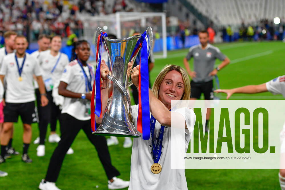 FC Barcelona, Barca v Olympique Lyon, UEFA Women?s Champions League final, football, Turin, Italy Turin, Italy. 21st, May 2022. Head caoch Sonia Bompastor of Olympique Lyon seen with the Champions League trophy celebrating the victory after the UEFA Women?s Champions League final between Barcelona and Olympique Lyon at Juventus Stadium in Turin. Turin Italy