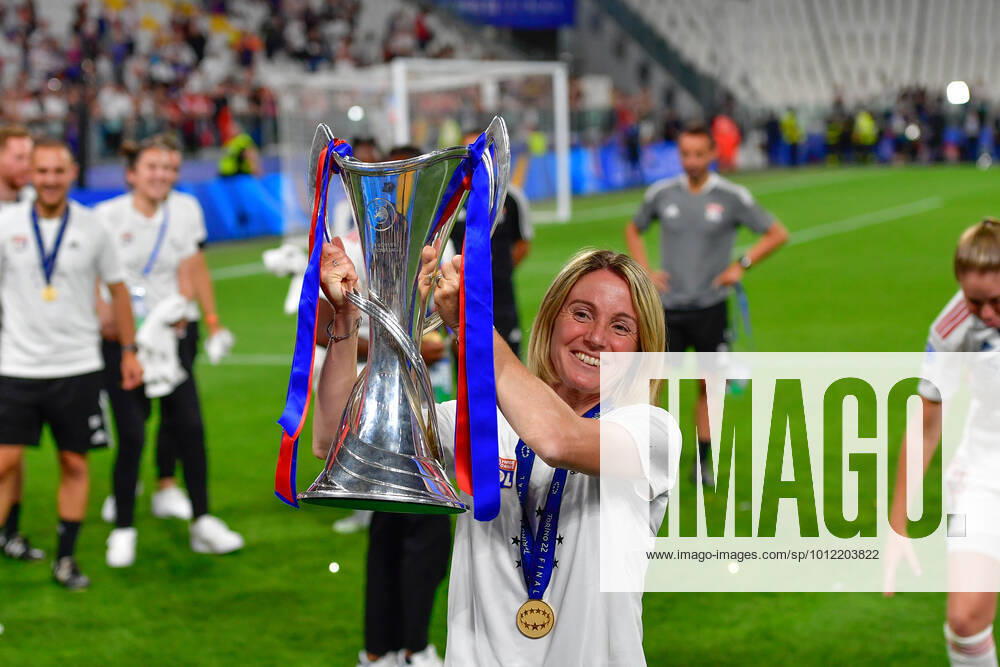 FC Barcelona, Barca v Olympique Lyon, UEFA Women?s Champions League final, football, Turin, Italy Turin, Italy. 21st, May 2022. Head caoch Sonia Bompastor of Olympique Lyon seen with the Champions League trophy celebrating the victory after the UEFA Women?s Champions League final between Barcelona and Olympique Lyon at Juventus Stadium in Turin. Turin Italy