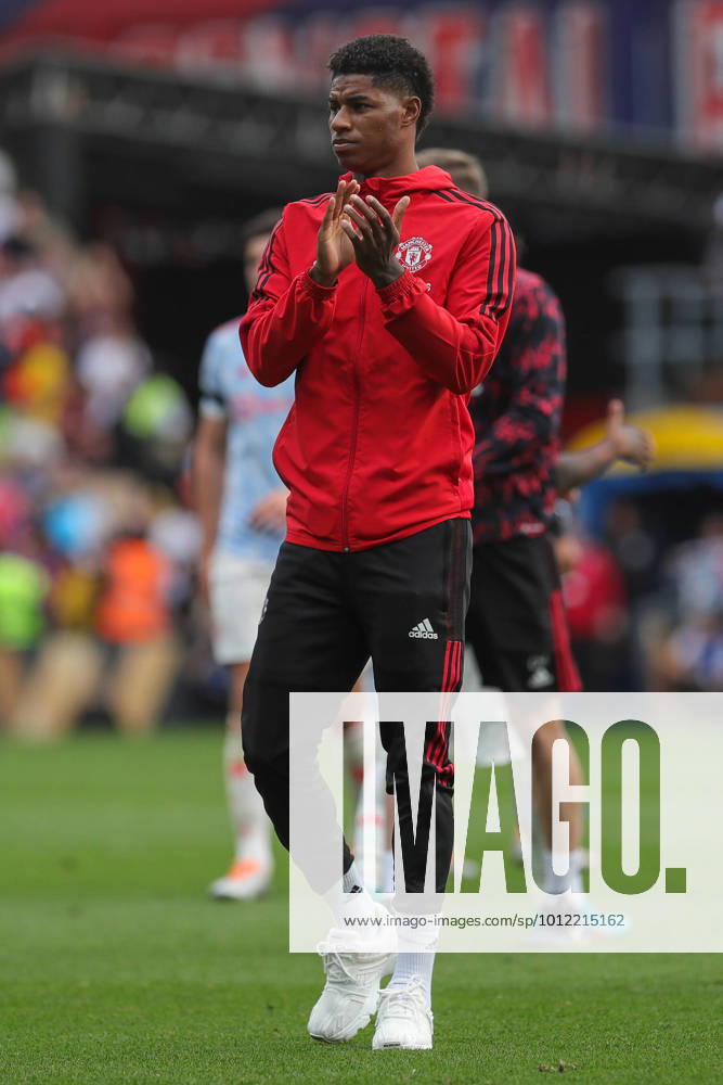 Crystal Palace v Manchester United, ManU Premier League 22GOAL 0-5 scores and celebrates2022. Manchester United Forward Marcus Rashford (10) applauds fans during the Premier League match between Crystal Palace and Manchester United at Selhurst Park, London, England on 22 May 2022. London Selhurst Park Greater London England Editorial use only DataCo restrictions apply See www.football-dataco.com ,
