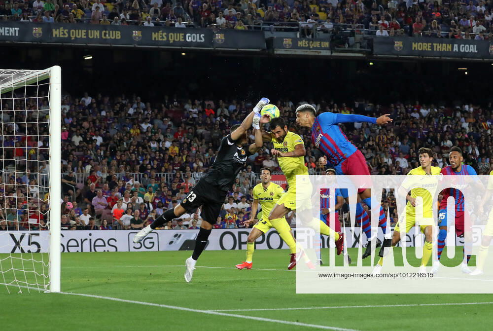 FC Barcelona, Barca v Villarreal CF - Liga Santander Ronald Araujo, Geronimo Rulli and Raul Albiol during the match between FC Barcelona and Villarreal CF, corresponding to the week 38 of the Liga Santander, played at the Camp Nou Stadium, in Barcelona, on 22th May 2022. Barcelona Barcelona Spain