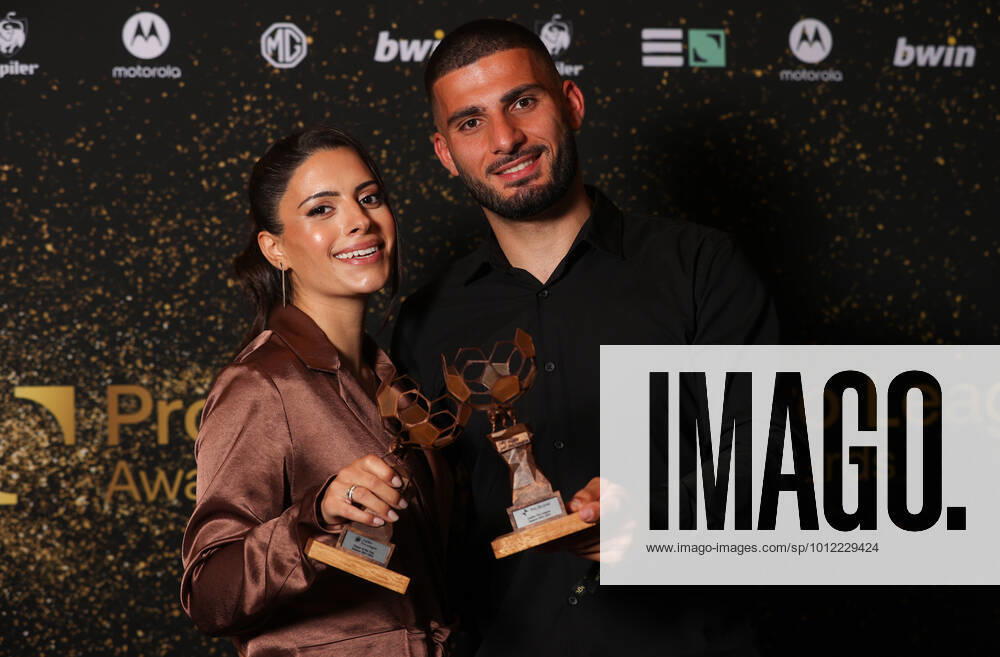 Union s Deniz Undav and his wife Tania pose for the photographer with the player of the year trophy during the Pro League Awards 2022, for the best players in the first (1A) and second (1B) divisions of the Belgian soccer championships, Monday 23 May 2022 in Brussels. VIRGINIExLEFOUR x35428478x