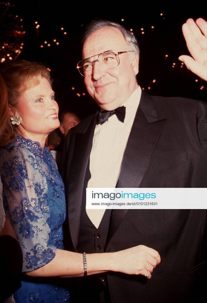 1 Press Ball Couple Helmut and Hannelore Kohl, at the Federal Press Ball, Chancellor and wife, man, wife, husband, couple, dance, politician, politics, chancellor, wife, Berlin Germany, Germany
