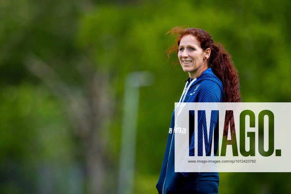 Lise Klaveness, president of the Norwegian Football Association NFF , during a training session with the Norwegian national football team on June 3, 2022 in Stockholm Photo Vegard Grott BILDBYRAN kod VG VG0290 bbeng fotball football fotboll nations league norge norway trening träning training,